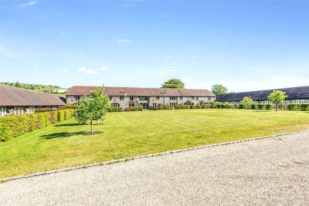 Property photo 2 of 14 Manor Farm Barns