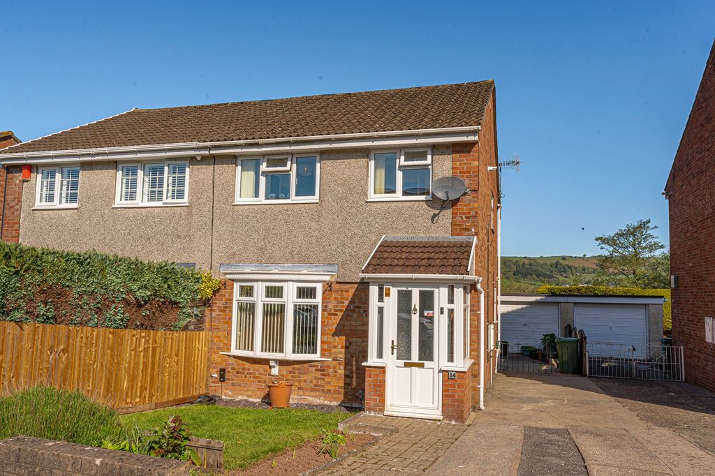 Property photo 1 of 33