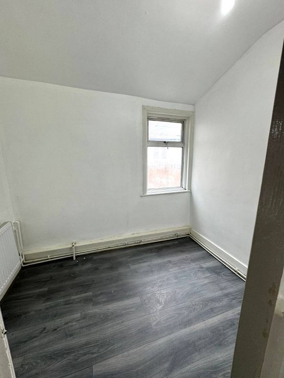 Property photo 2 of 8 Gallery