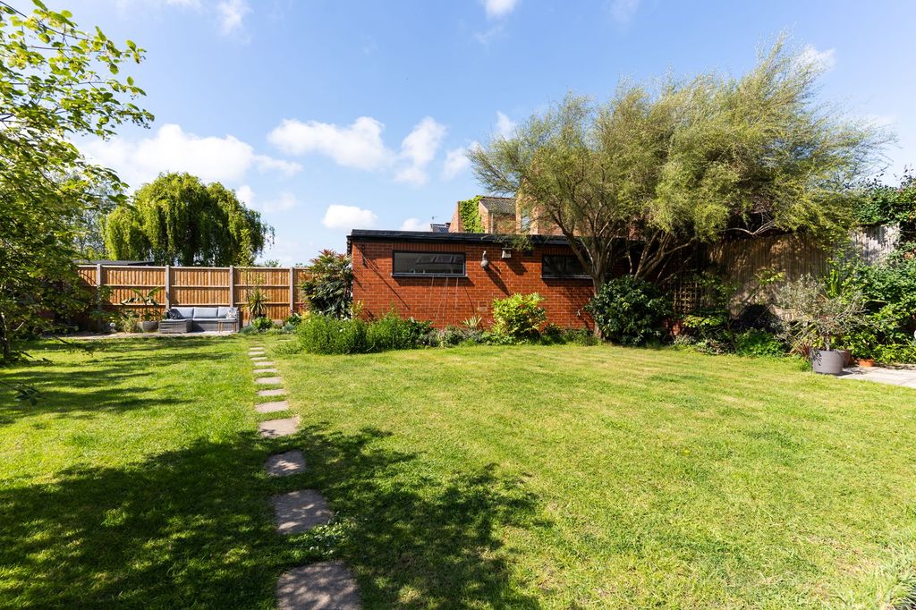 Property photo 2 of 42