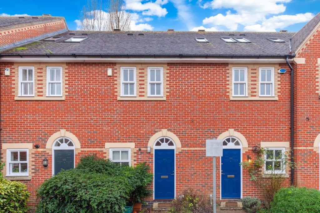Property photo 1 of 10 External