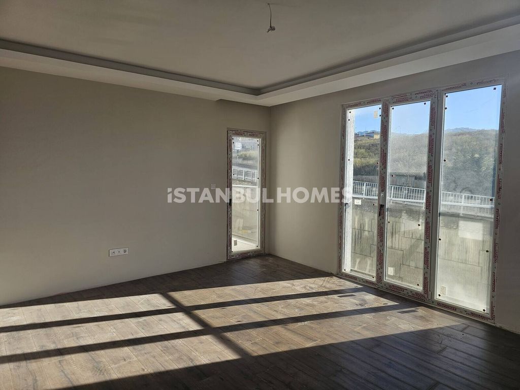 Property photo 3 of 11