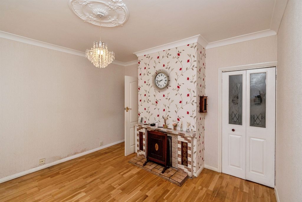 Property photo 3 of 23