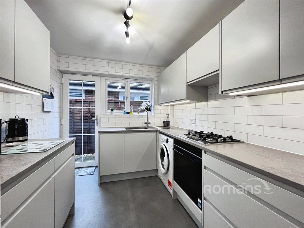 Property photo 2 of 20 Picture No. 17