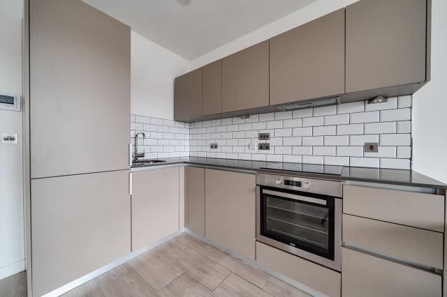 Property photo 3 of 15 Kitchen
