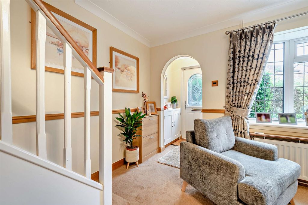 Property photo 2 of 20 8670548-Interior19-800.Jpg