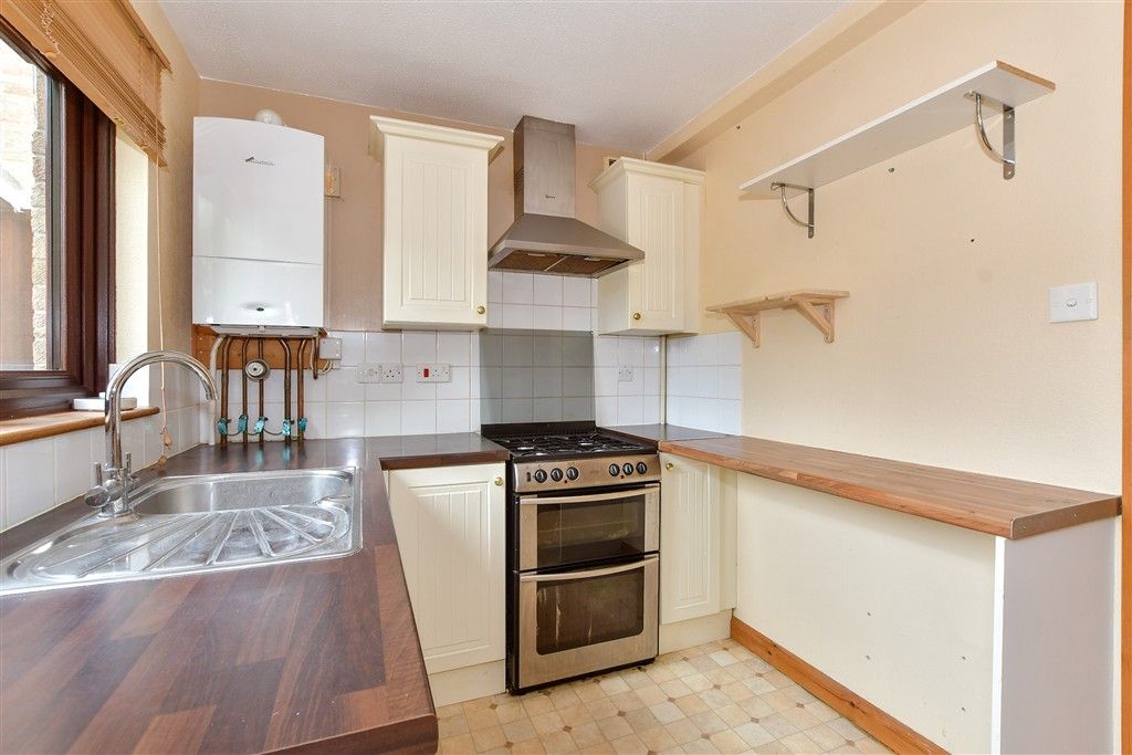 Property photo 3 of 17 Kitchen