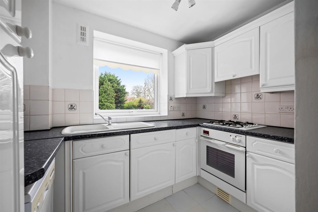 Property photo 3 of 16 Kitchen