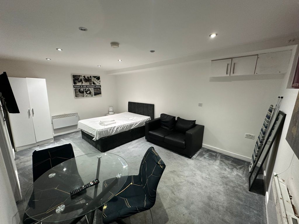 Property photo 1 of 4 Bedroom 2