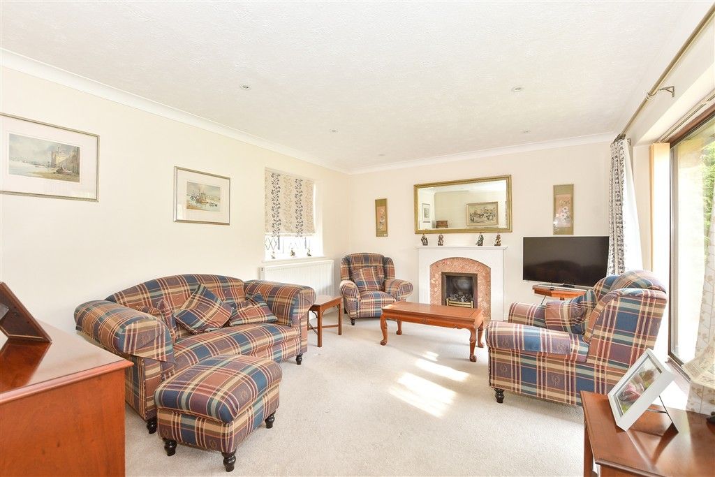 Property photo 2 of 15 Lounge