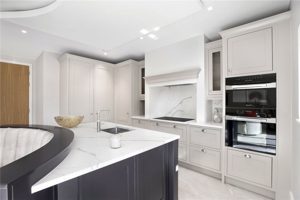 Additional image 4 of 2 bed flat for saleApartment 3, Robin Hill, Clifford Road, Ilkley, West Yorkshire LS29