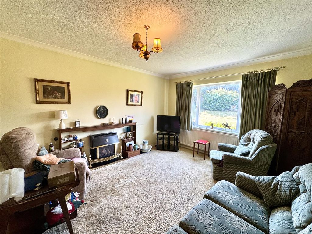 Property photo 2 of 20 Sitting Room