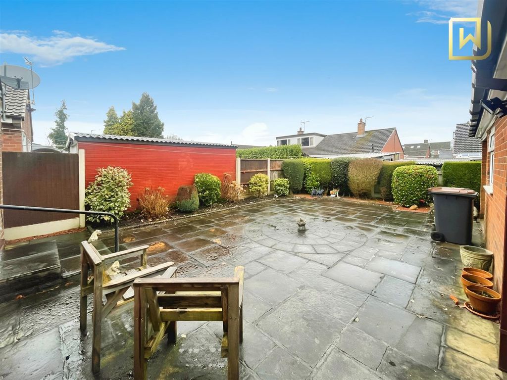 Property photo 2 of 14 Outside