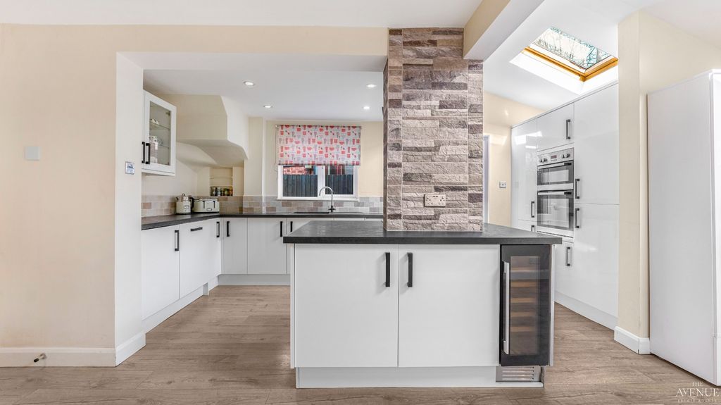 Property photo 2 of 36 4925715