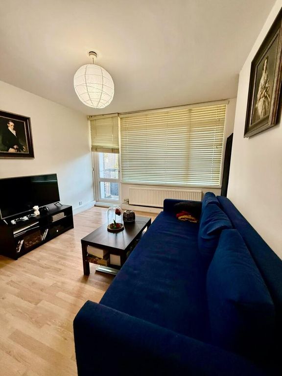 Property photo 1 of 17 Living Room