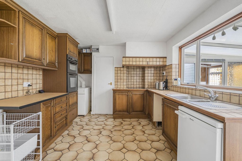 Property photo 2 of 23 18_62669.Jpg