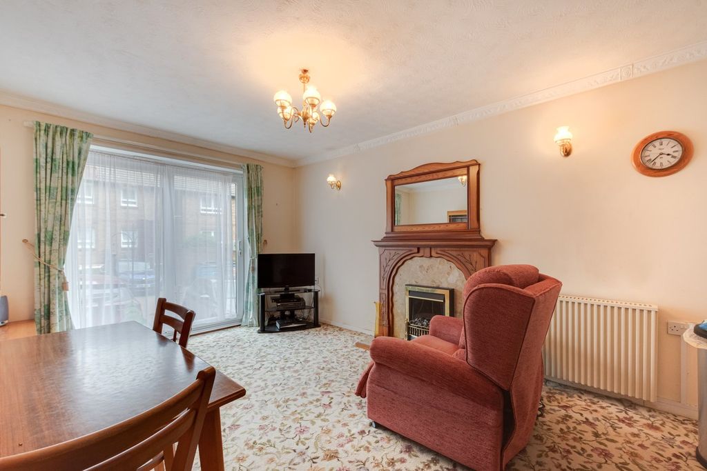 Property photo 3 of 12