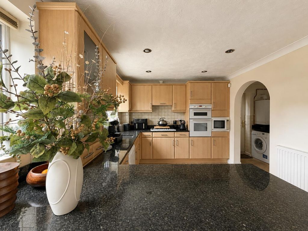 Property photo 3 of 22