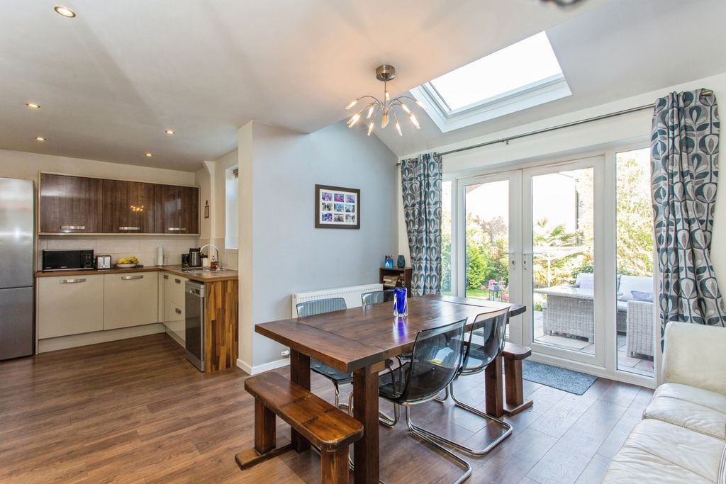 Property photo 2 of 17 Kitchen Diner