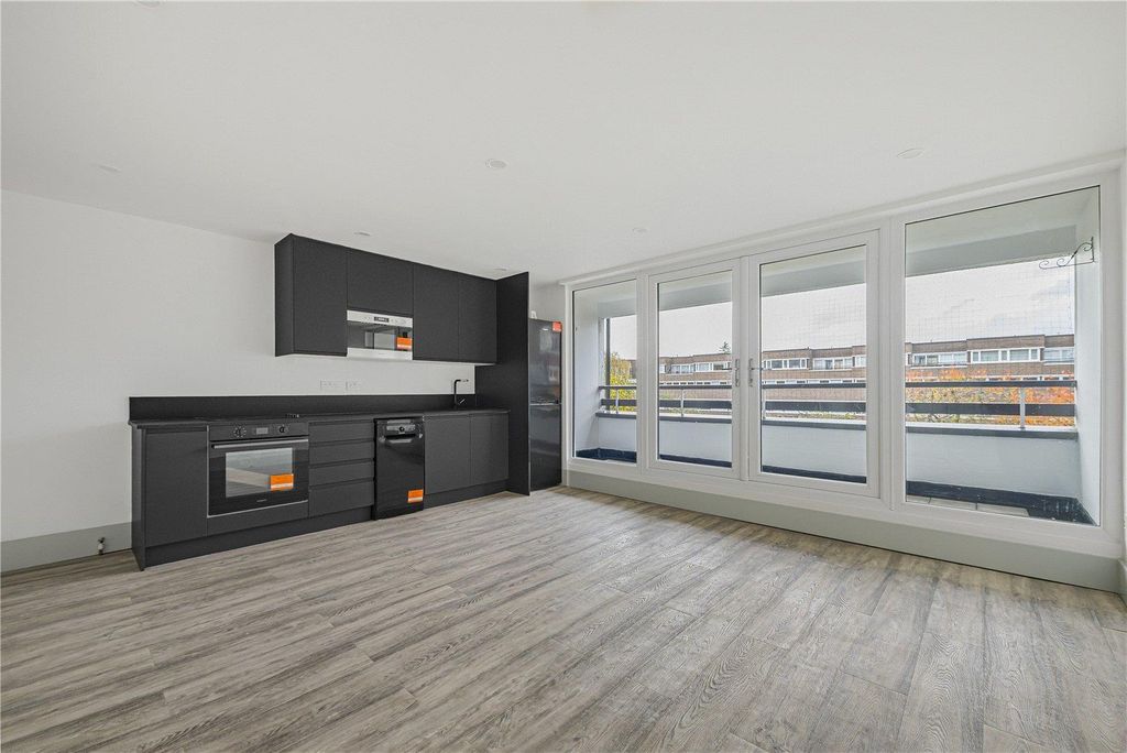 Property photo 3 of 15 Picture No. 06