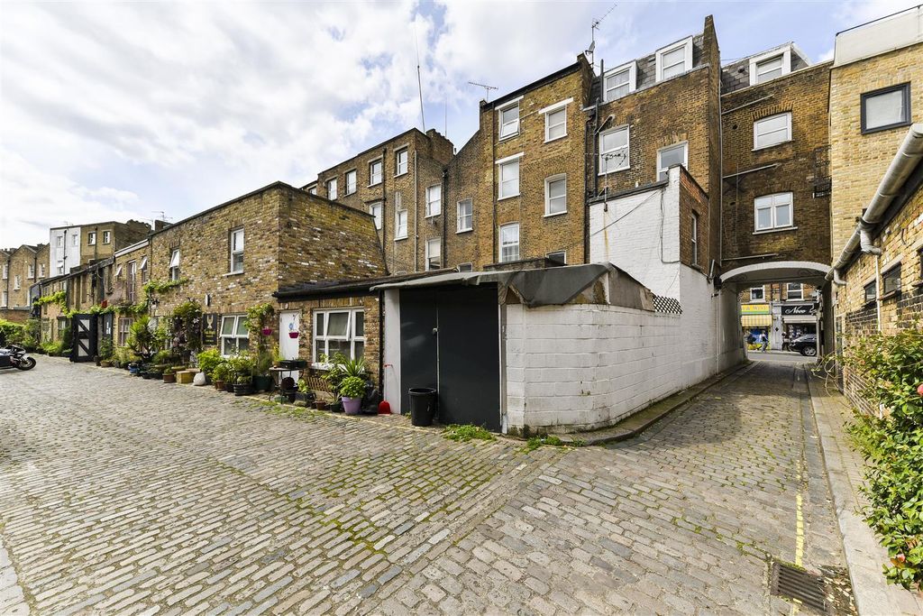 Property photo 3 of 32 Western Mews-34.Jpg