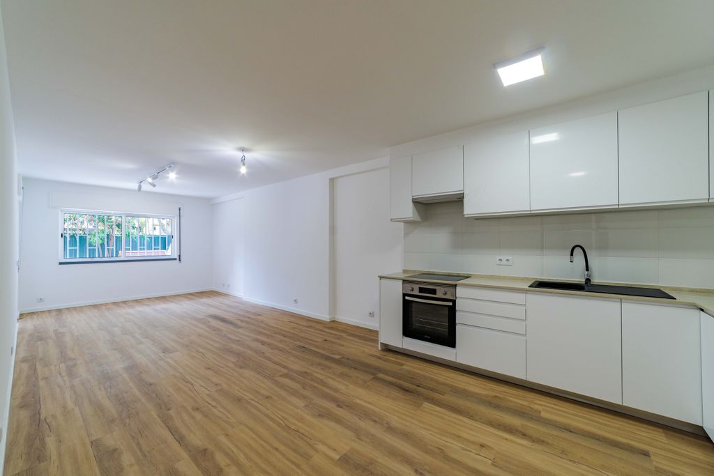 Property photo 2 of 30