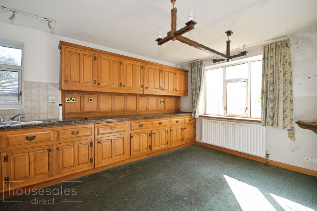 Property photo 3 of 15