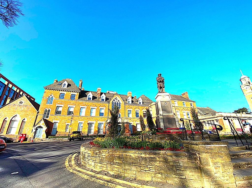 Property photo 1 of 11 Picture No. 02