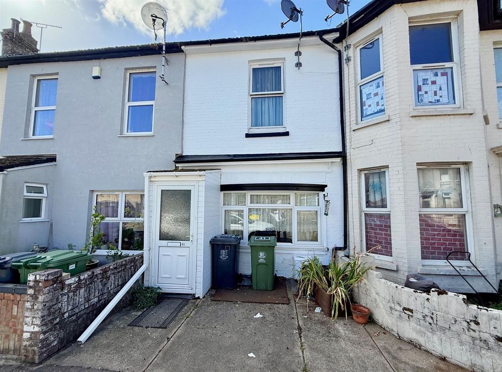 Property photo 1 of 10 Outside