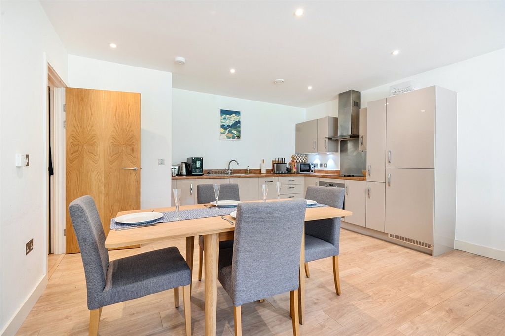 Property photo 3 of 15 Dining Area