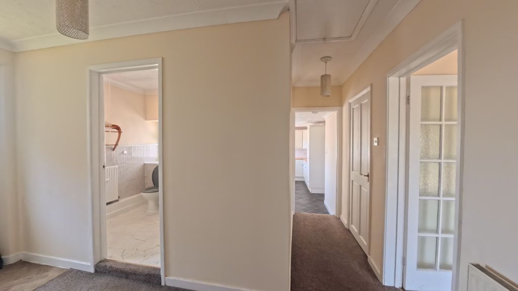 Property photo 3 of 17 Hallway