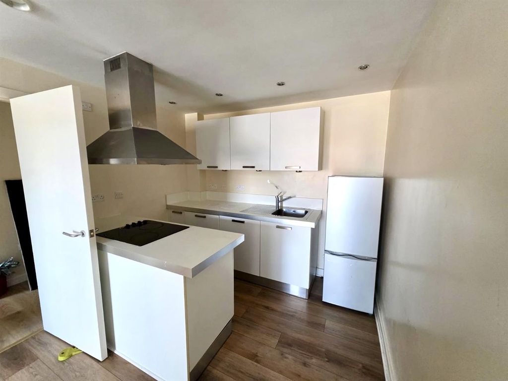 Property photo 2 of 6 ba1A3d48-7481-4Bab-8Eab-d67Bc80F98d5.Jpg