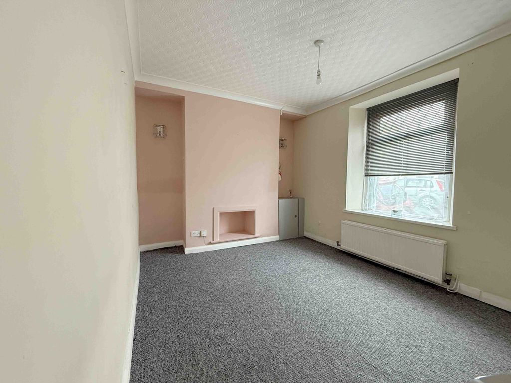 Property photo 2 of 11 Gallery