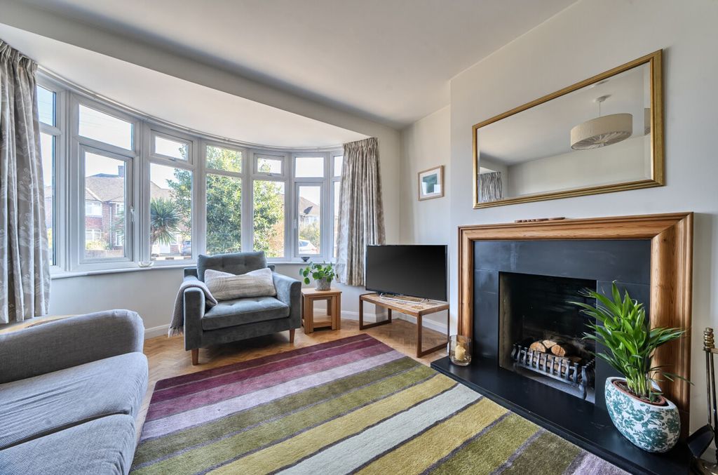 Property photo 2 of 21