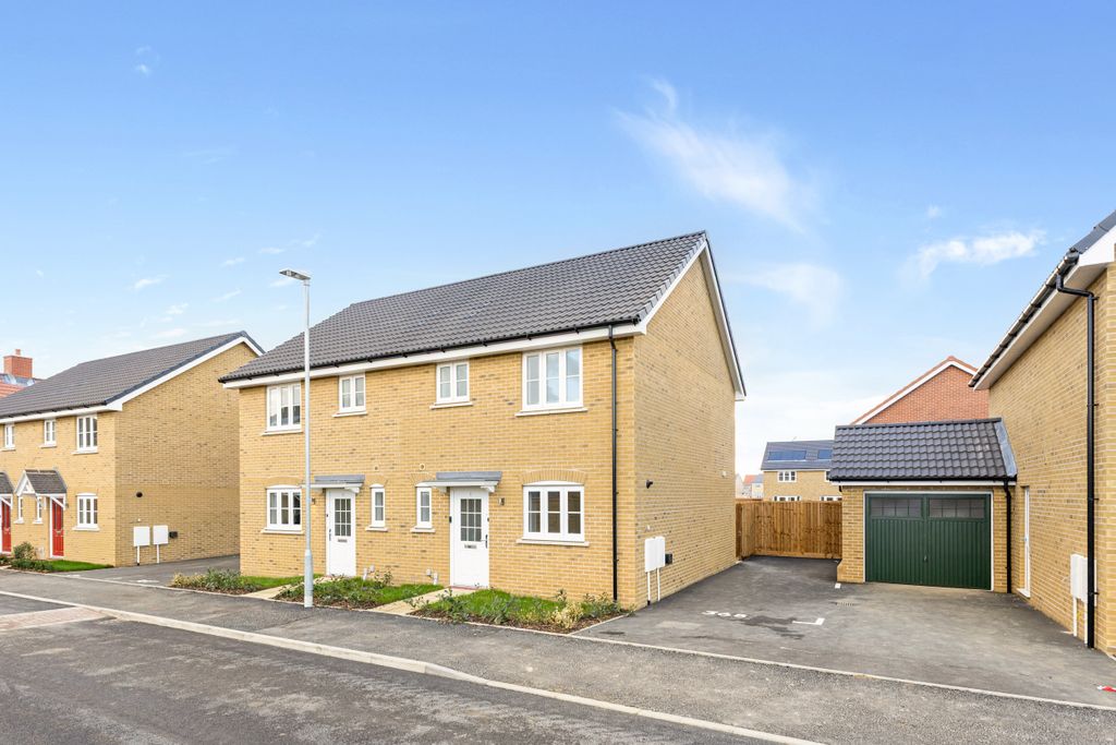 Property photo 2 of 8 Photo