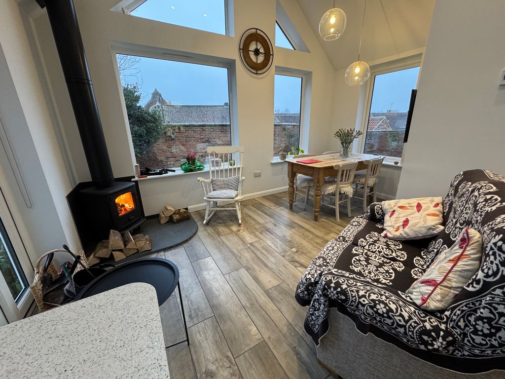 Property photo 1 of 17 Img_4325