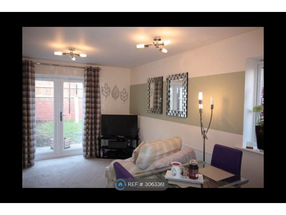 Property photo 3 of 9 Living Room