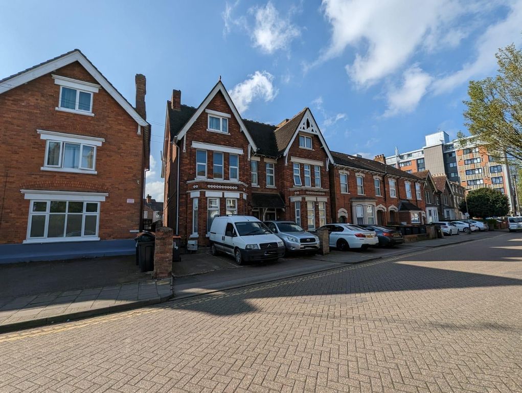 Property photo 1 of 5