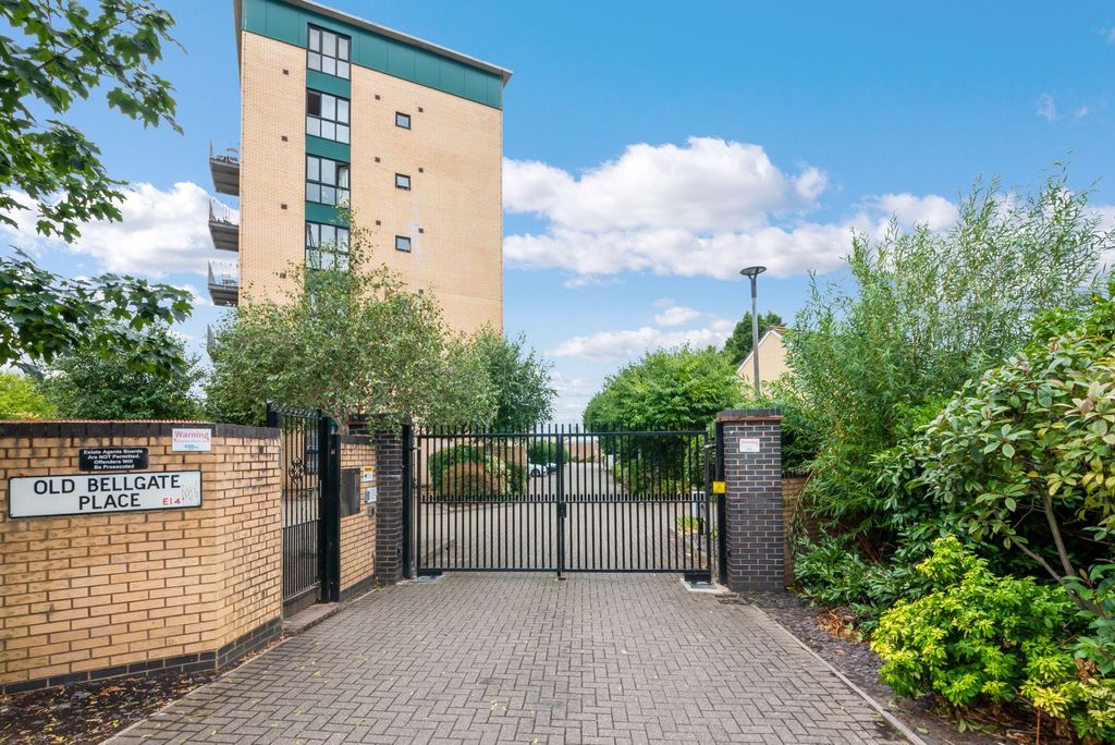 Property photo 1 of 20 Gated Development