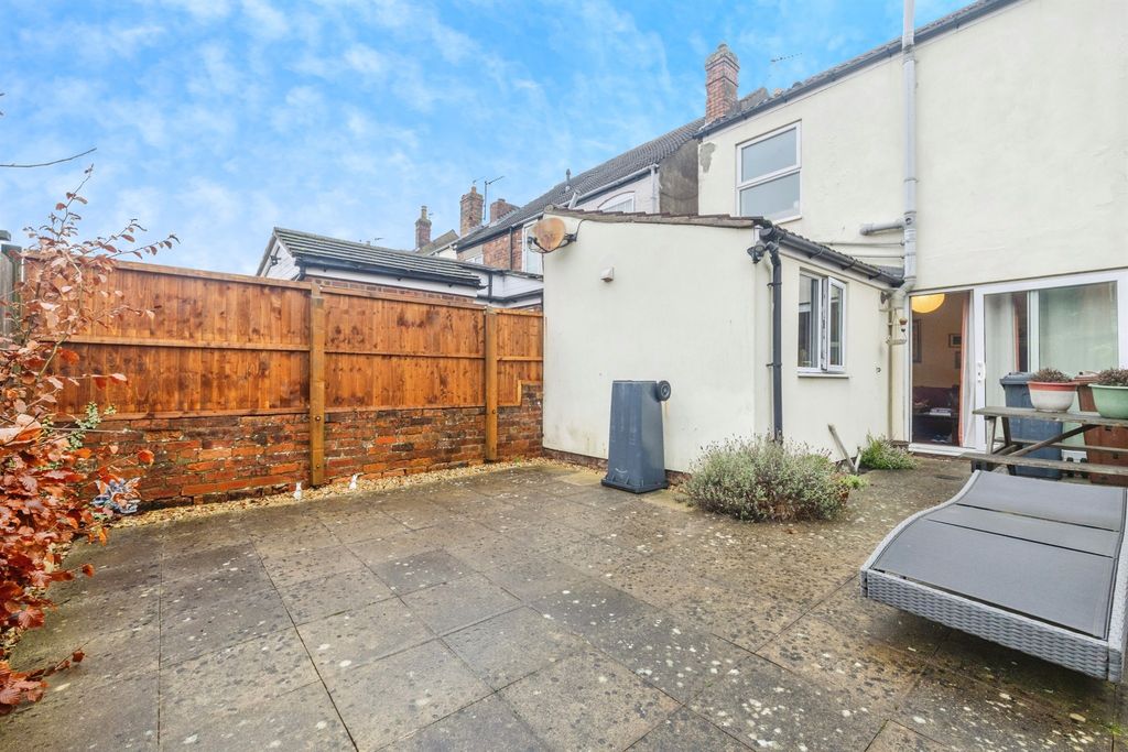 Property photo 2 of 16