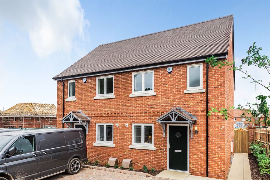 Property photo 1 of 9 (Main)