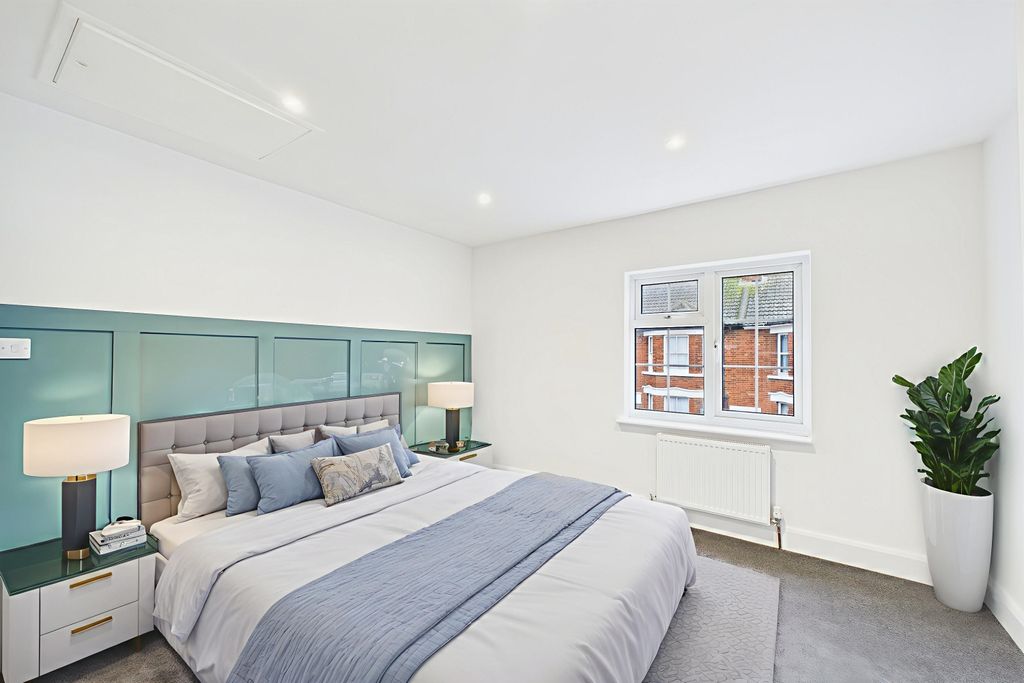 Property photo 3 of 10 Bedroom 1