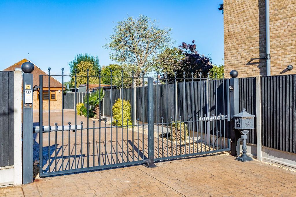 Additional image 37 of 4 bed bungalow for saleCoxes Lane, Ramsgate CT12