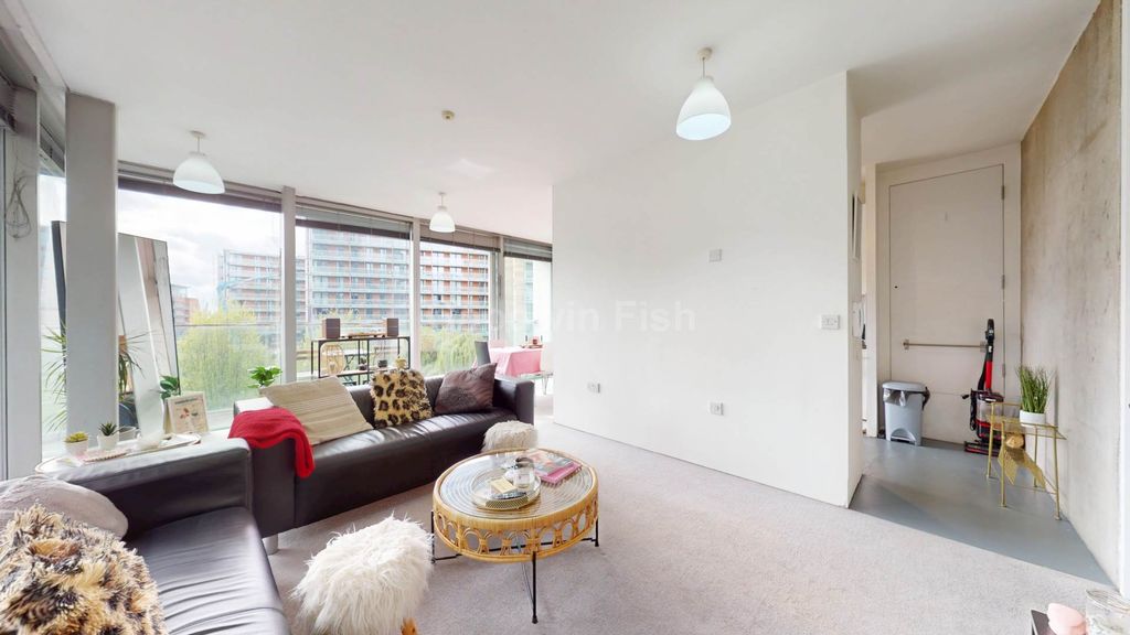 Property photo 2 of 18