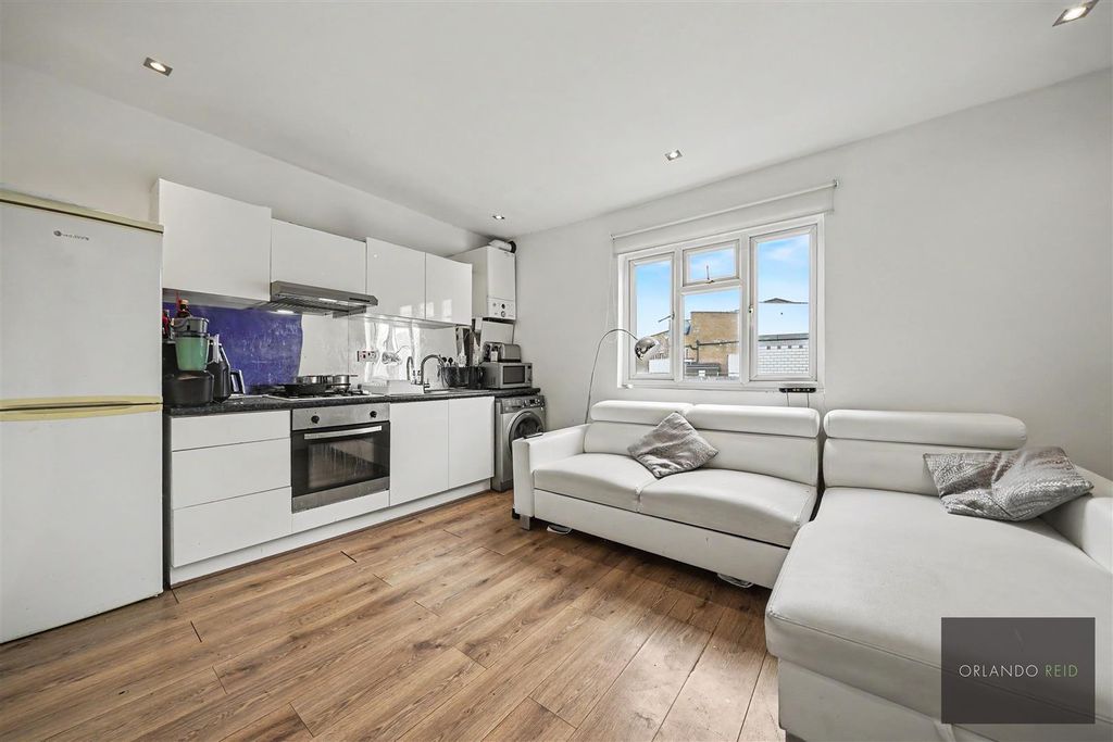 Property photo 1 of 8