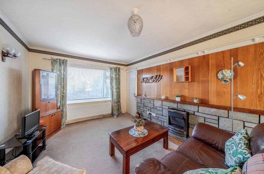 Property photo 2 of 23 1382130-14-691Ddee6832Ff.Jpg