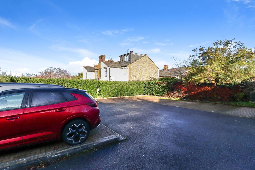 Property photo 3 of 18