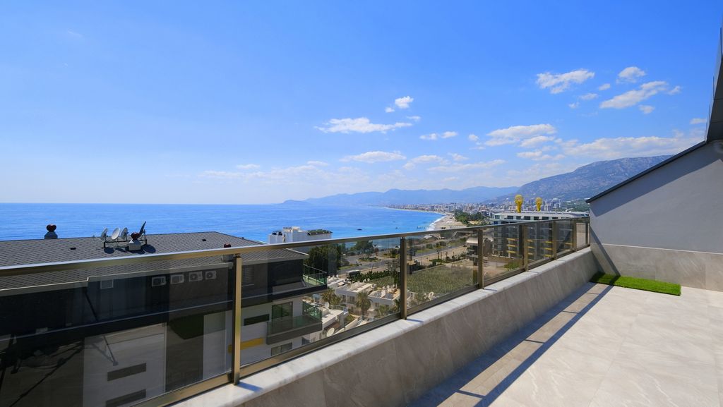 Property photo 1 of 27 4-Bed Sea View Alanya Penthouse - Coastline And Castle Views