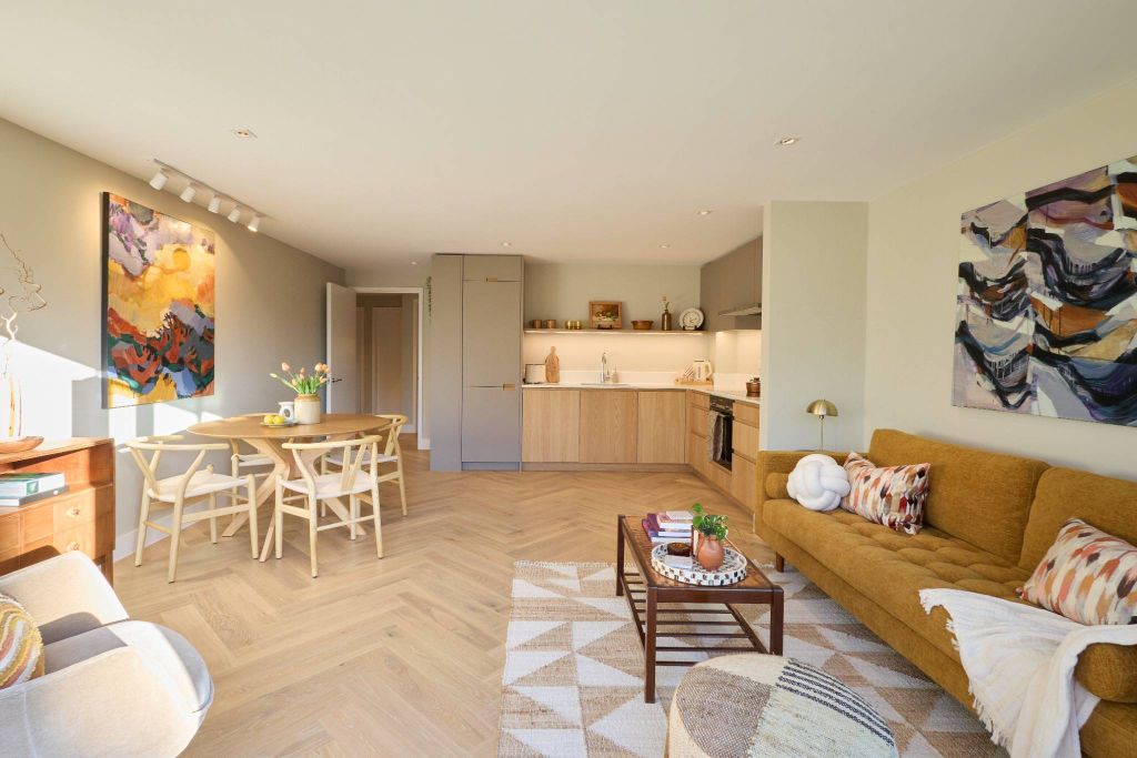 Property photo 2 of 28