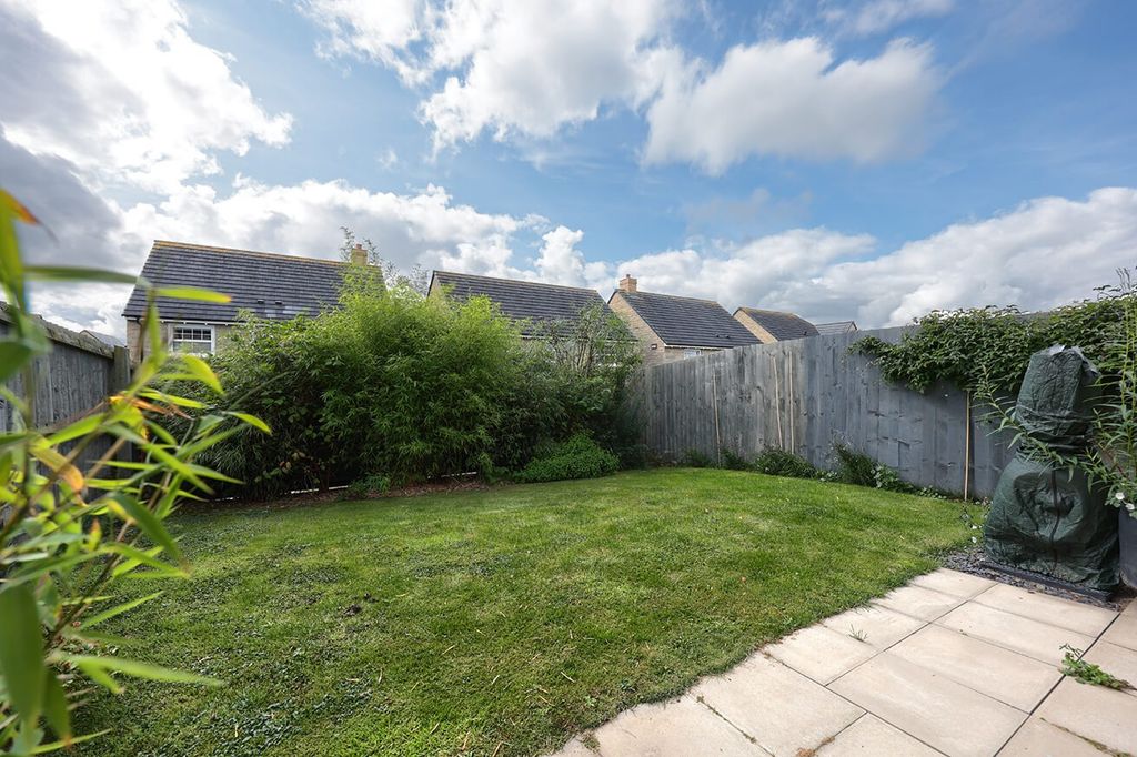 Property photo 3 of 18 4683115